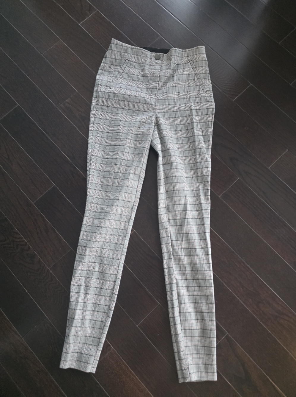 Reitmans Women's Skinny Plaid Pants in Light Gray and Black